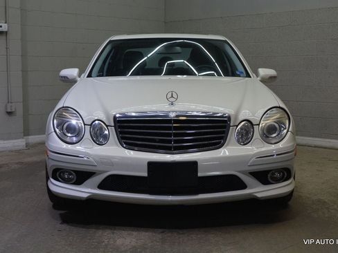 Used 2009 Mercedes-Benz E 550 Sedan image 34