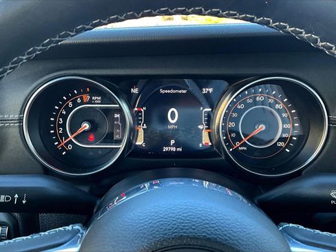 Certified 2022 Jeep Gladiator Overland w/ Popular Equipment Package image 9