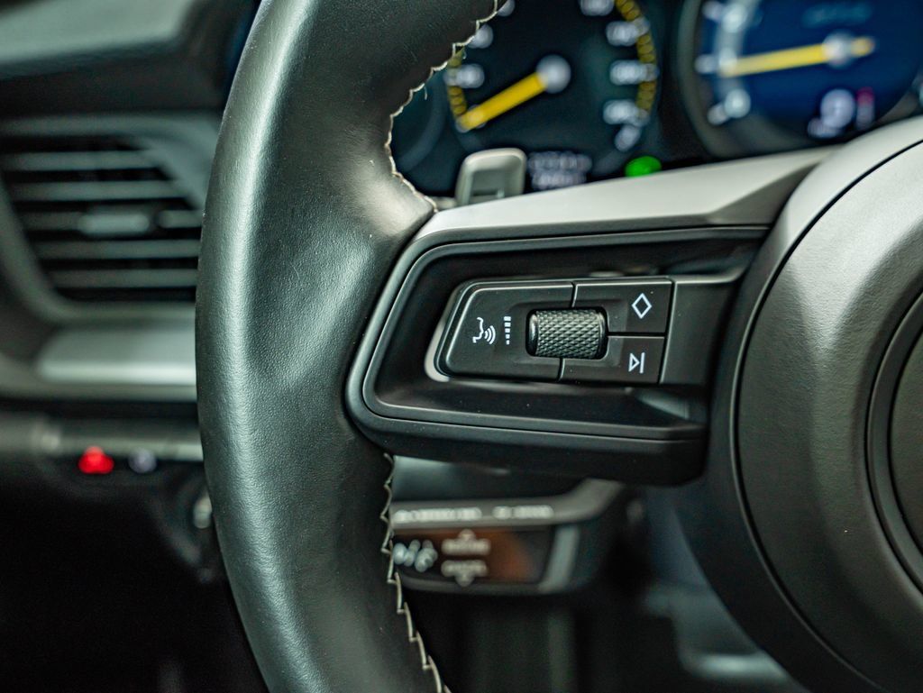 Certified 2022 Porsche 911 GT3 RWD image 34