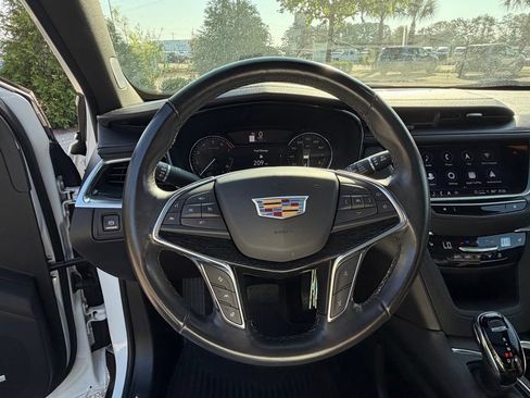 Used 2023 Cadillac XT5 Premium Luxury AWD/4WD image 15