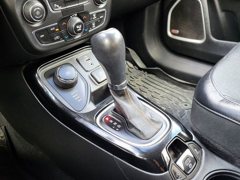 Used 2017 Jeep Compass Limited w/ Navigation Group image 23