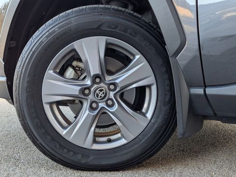 Used 2022 Toyota RAV4 XLE w/ Convenience Package image 32