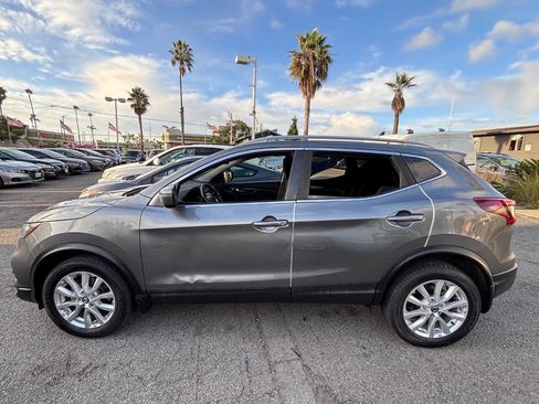 Used 2021 Nissan Rogue Sport SV image 5