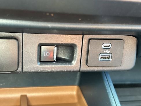 Used 2022 Ford Maverick Lariat w/ Lariat Luxury Package image 40