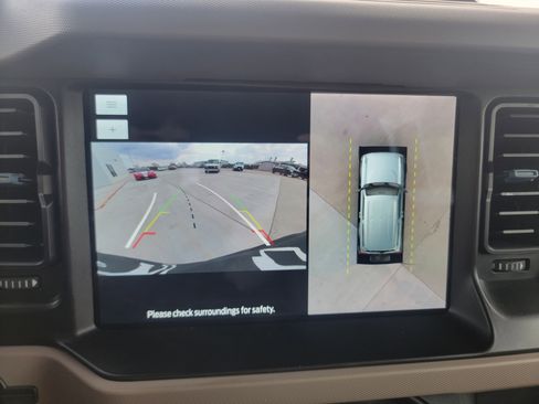 Used 2023 Ford Bronco Wildtrak image 24