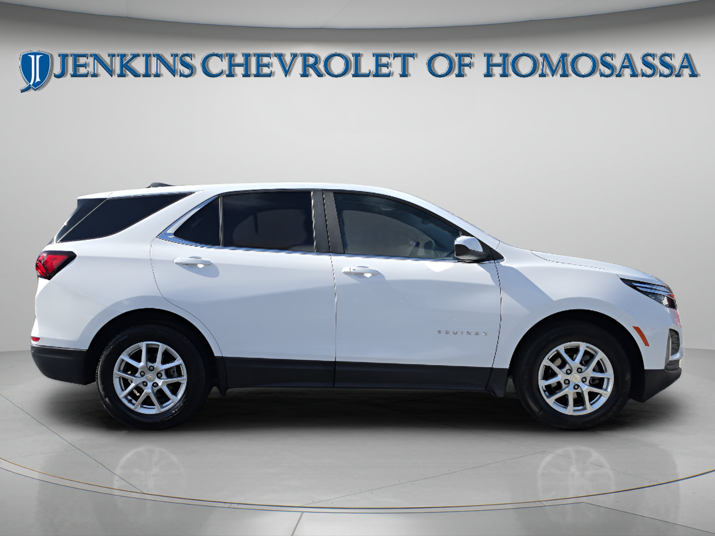 Used 2024 Chevrolet Equinox LT FWD image 3