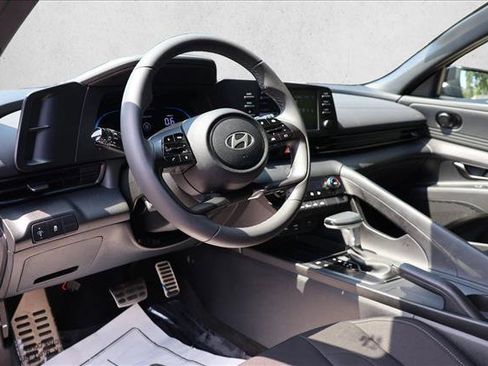 Used 2025 Hyundai Elantra Sport FWD image 10