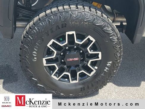 New 2026 GMC Sierra 2500 AT4X w/ LPO, Black Badging Package AWD/4WD image 33