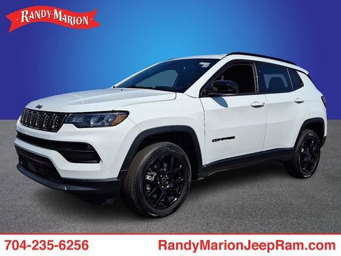 New 2026 Jeep Compass Latitude image 1