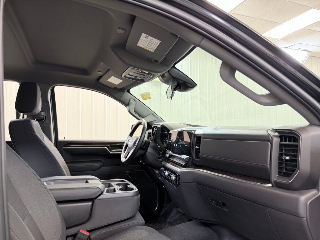 Used 2025 GMC Sierra 1500 SLE AWD/4WD image 33