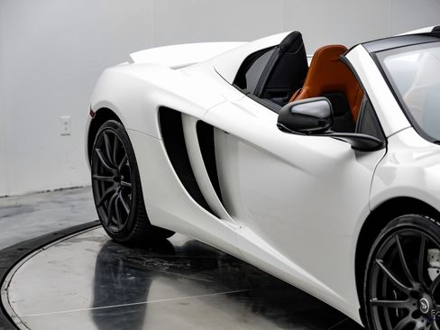 Used 2013 McLaren MP4-12C Spider image 33