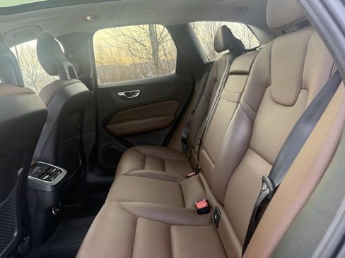 Used 2018 Volvo XC60 T5 Inscription w/ Convenience Package image 16
