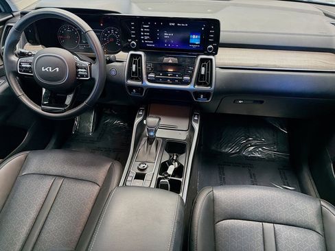 Used 2023 Kia Sorento EX image 12