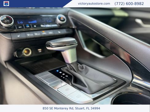 Used 2023 Hyundai Elantra Limited FWD image 32
