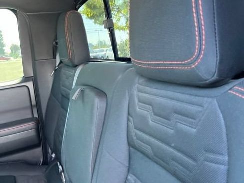 Used 2022 Nissan Frontier PRO-4X AWD/4WD image 9