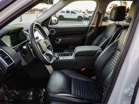 Used 2024 Land Rover Discovery S image 19