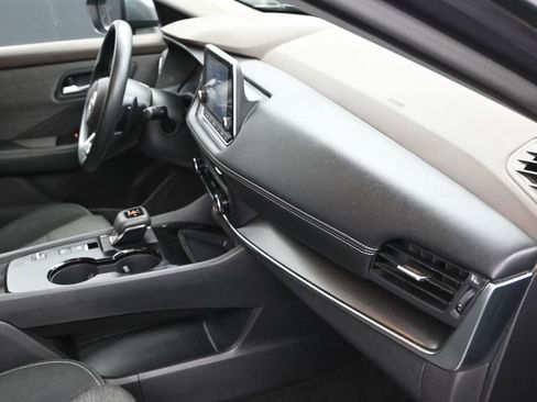 Used 2023 Nissan Rogue SV FWD image 24
