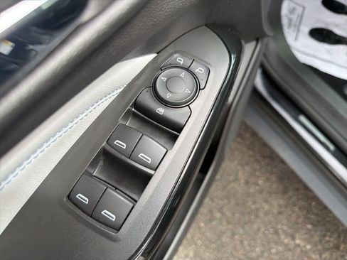 Used 2025 Chevrolet Trax LT image 18