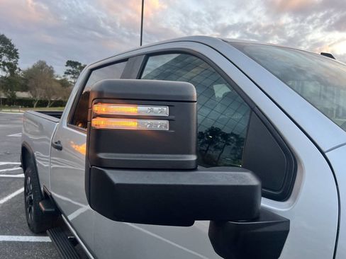 Used 2020 Chevrolet Silverado 2500 Custom w/ Custom Value Package image 12