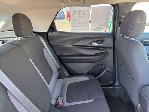 Used 2025 Chevrolet TrailBlazer LT image 35