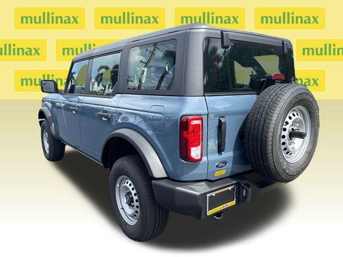 New 2025 Ford Bronco Base image 4