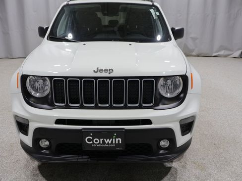 Used 2023 Jeep Renegade Latitude w/ Premium Group AWD/4WD image 9