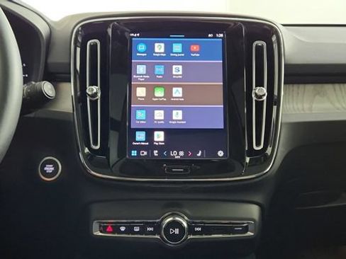 Used 2025 Volvo XC40 B5 Plus w/ Protection Package Premier AWD/4WD image 20