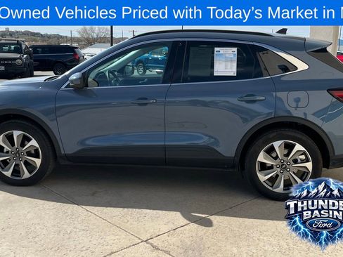 Used 2023 Ford Escape Platinum AWD/4WD image 8