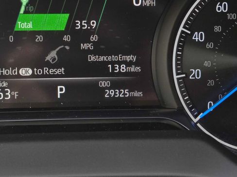 Used 2022 Toyota Venza XLE AWD/4WD image 27