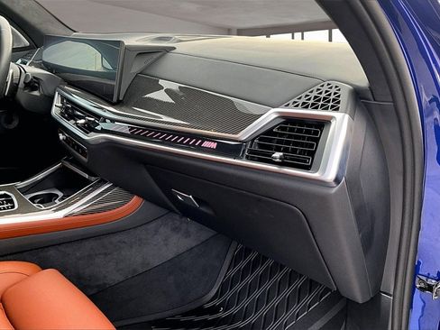 Used 2025 BMW X7 M60i image 16