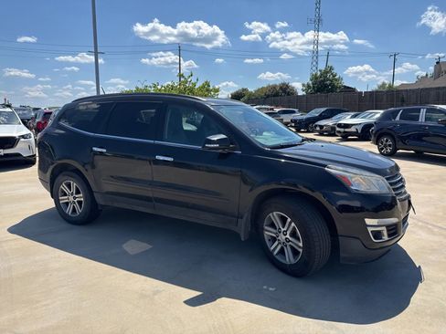 Used 2017 Chevrolet Traverse LT FWD image 7