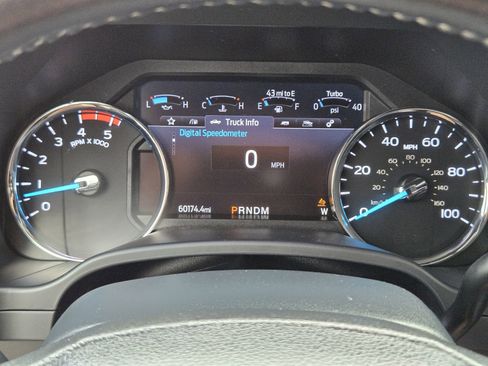 Certified 2022 Ford F250 Lariat w/ Lariat Ultimate Package AWD/4WD image 17