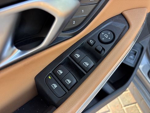 Certified 2025 BMW 330i Sedan RWD image 15