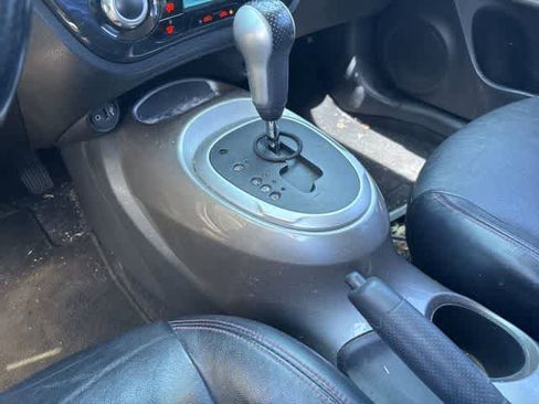 Used 2011 Nissan Juke SL image 16