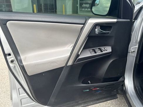 Used 2016 Toyota RAV4 XLE image 11