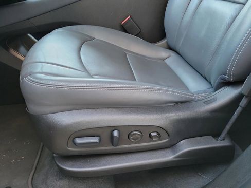 Used 2024 Buick Enclave Premium image 16