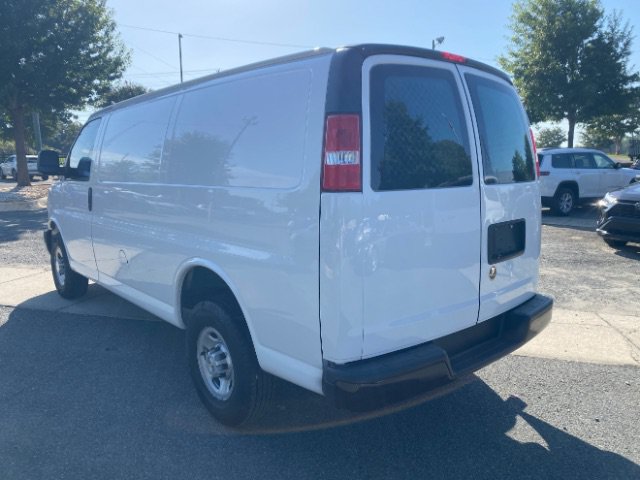 Used 2023 Chevrolet Express 2500 w/ Driver Convenience Package RWD image 5