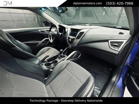 Used 2014 Hyundai Veloster w/ Technology Package 03 FWD image 19