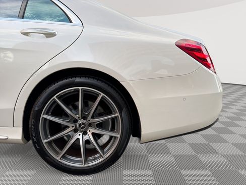 Used 2019 Mercedes-Benz S 560 Sedan w/ AMG Line Exterior image 29