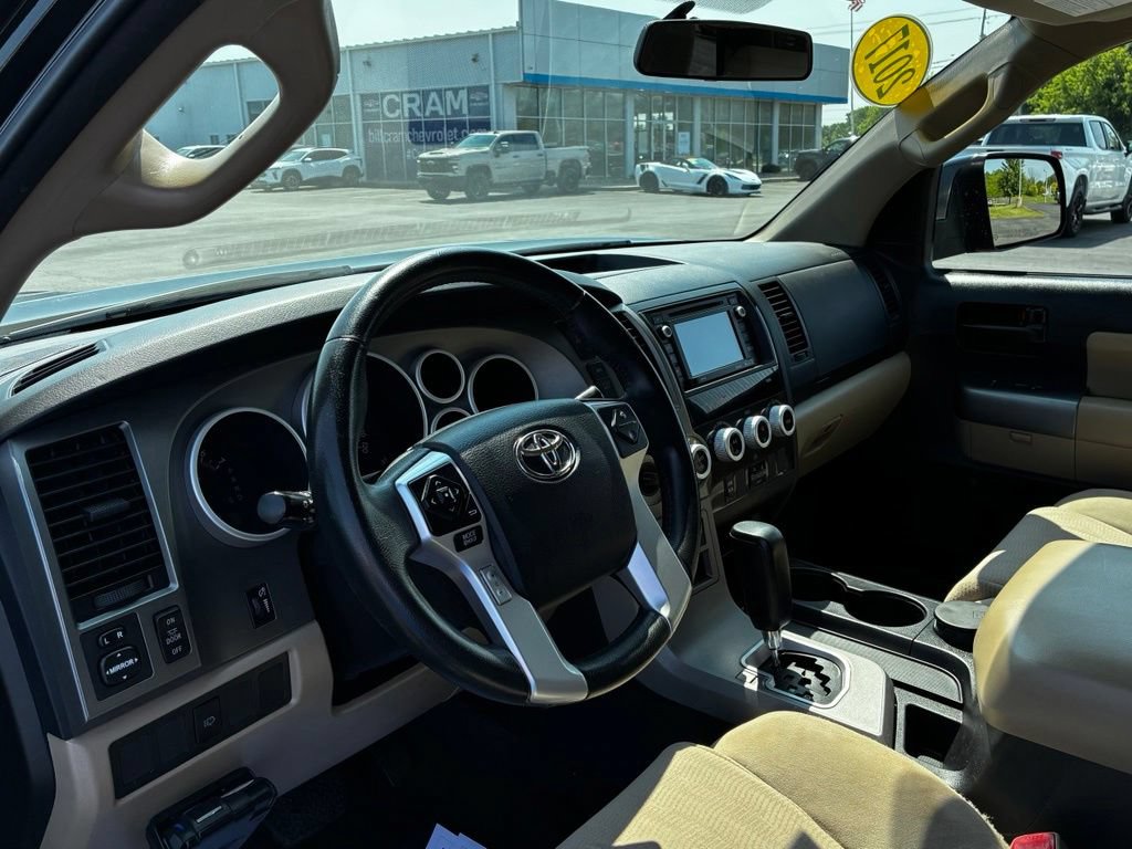 Used 2017 Toyota Sequoia SR5 AWD/4WD image 11