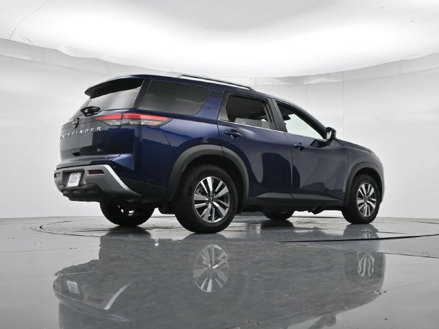 Used 2025 Nissan Pathfinder SL FWD image 34