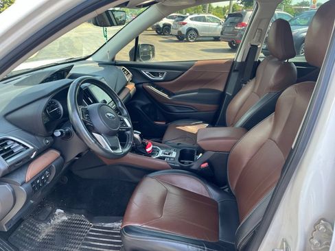 Certified 2022 Subaru Forester Touring AWD/4WD image 12