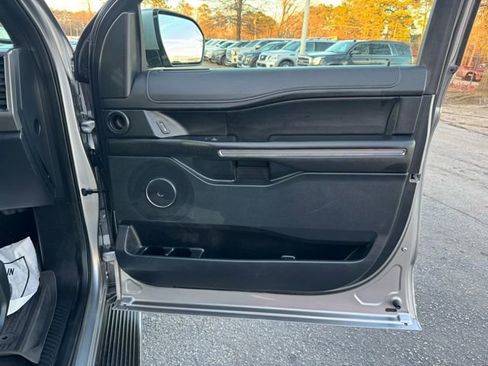 Used 2020 Ford Expedition Max XLT w/ Equipment Group 202A image 10