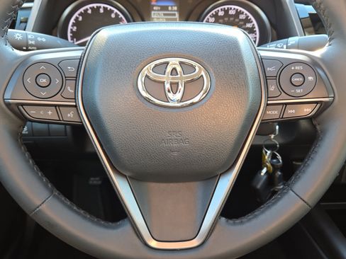 Used 2024 Toyota Camry SE image 29