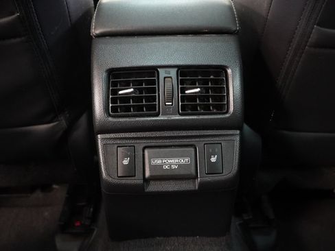 Used 2018 Subaru Outback 3.6R Limited AWD/4WD image 32