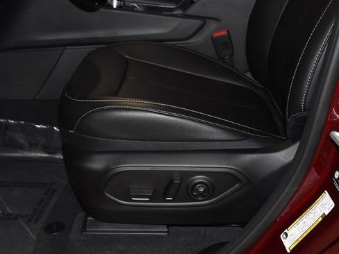 New 2025 Jeep Grand Cherokee Limited image 11