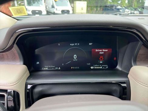 Used 2023 Lincoln Nautilus Reserve AWD/4WD image 29