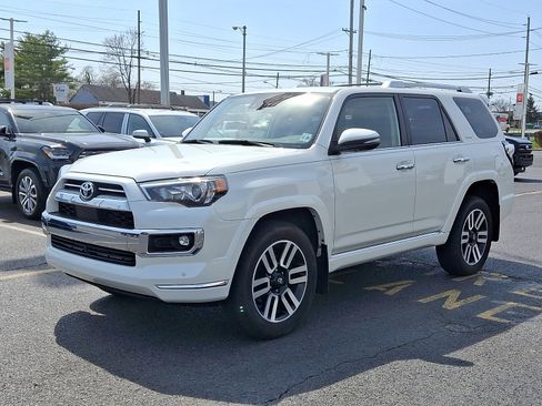 Used 2023 Toyota 4Runner Limited image 3