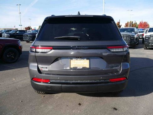 Used 2023 Jeep Grand Cherokee Limited w/ Black Appearance Package image 20