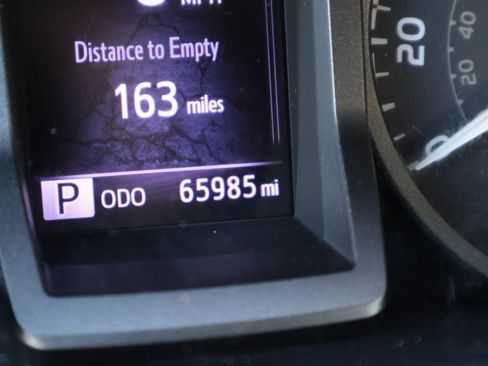 Used 2019 Toyota Tacoma TRD Sport w/ Technology Package image 33